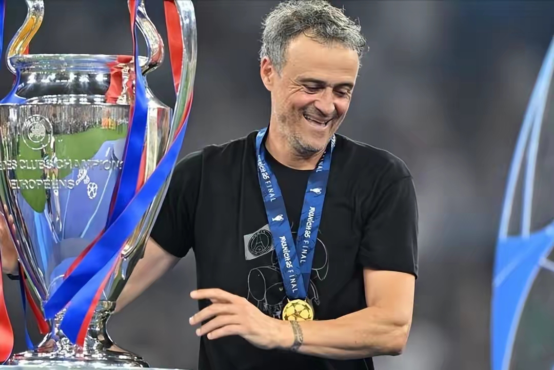 包含意大利杯赛程吃紧，斯图加特国际比赛日迎来里程碑，悬念犹存，临场指挥获称赞的词条爱游戏体育登录入口